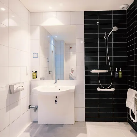 Holiday Inn Express Lille Centre By Ihg-2