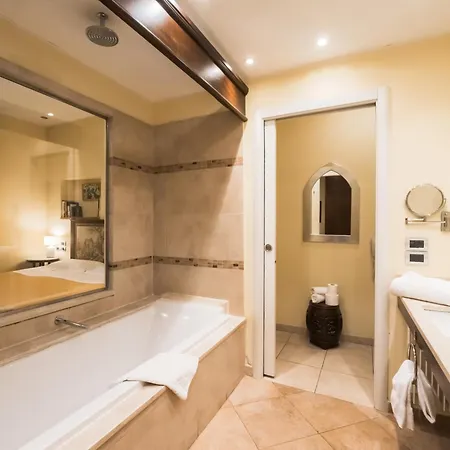 Vogue Hotel Arezzo-3