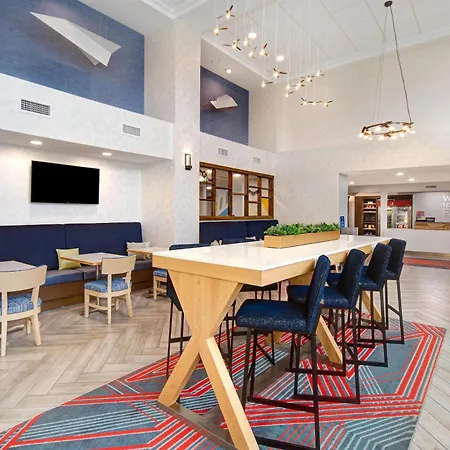 Hampton Inn & Suites Dayton-Vandalia-2