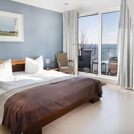 Strandhotel Dranske-3