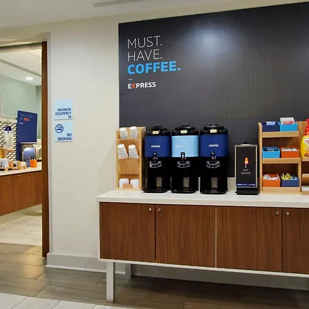 Holiday Inn Express Hotel & Suites Bloomington-Normal University Area By Ihg-2