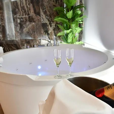 Hotel Salobrena Suites-3