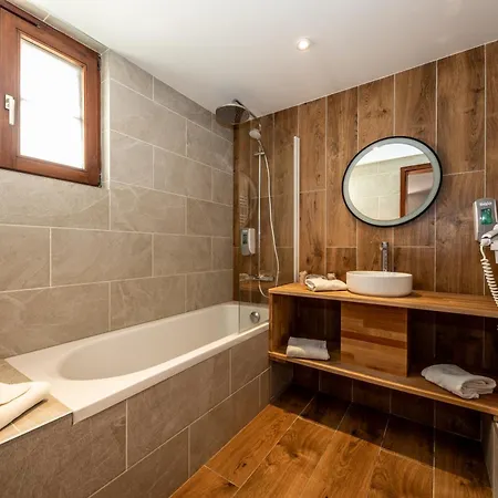 The Originals Boutique, Hotel La Ferme Du Pape, Eguisheim-2