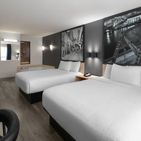 Super 8 By Wyndham Quebec City-2