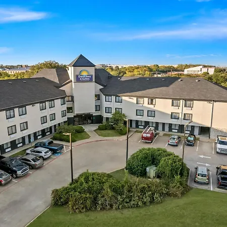 Days Inn & Suites By Wyndham Desoto-2