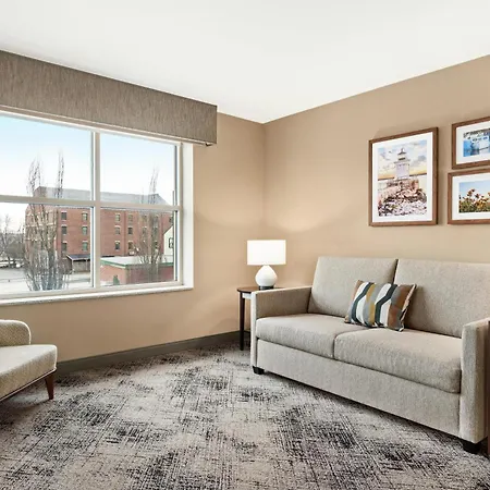 Hampton Inn Portland Downtown Waterfront-2