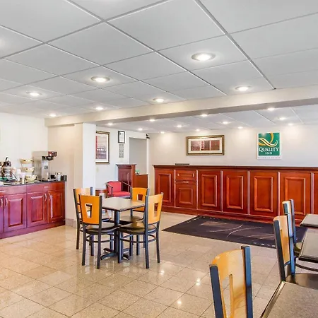 Quality Inn Dyersburg I-155-2