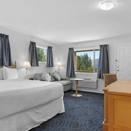 Kootenay Lakeview Resort BW Signature Collection-3