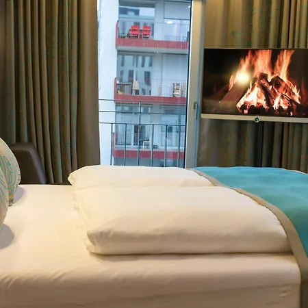 Motel One München-Olympia Gate-3