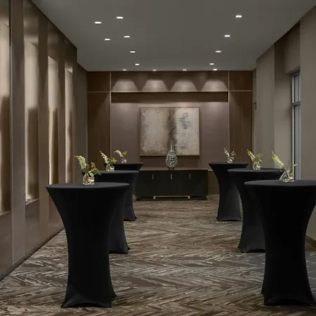 Ac Hotel By Marriott Boston Cambridge-3