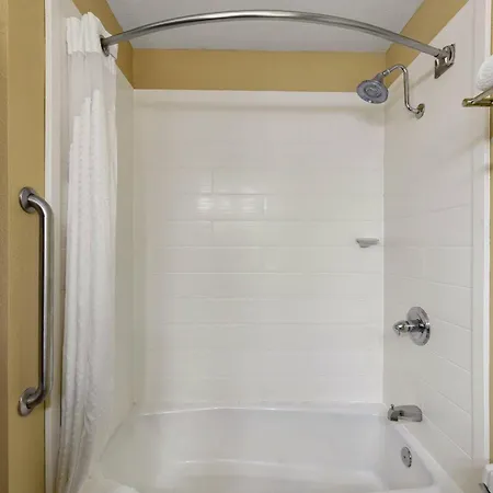 Quality Inn Warrensburg-3