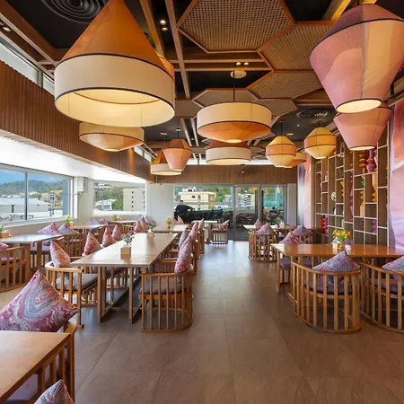 Mercure Phuket Patong Journeyhub-2
