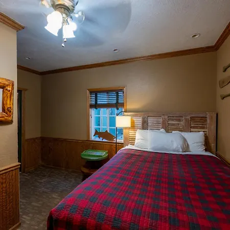 Shaver Lake Village Hotel-2
