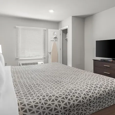 Woodspring Suites Atlanta Airport-2