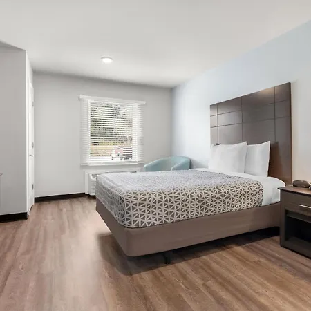 Woodspring Suites Atlanta Airport-3