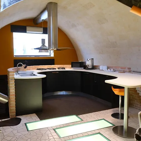 Meteoron Luxury Rooms-3