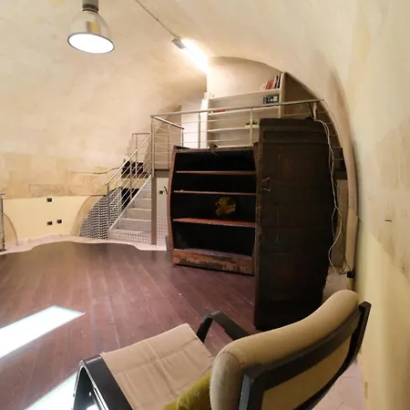 Meteoron Luxury Rooms-2
