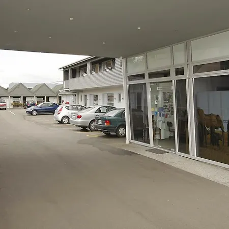 Big Five Motel-2