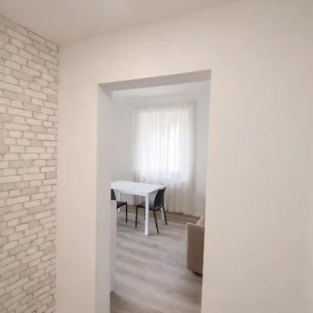 Rosso Conero - Le Grotte Rooms&Apartments-3