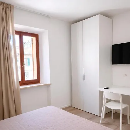 Rosso Conero - Le Grotte Rooms&Apartments-2