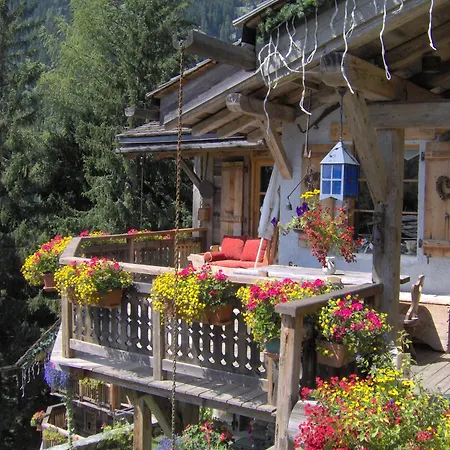 Hôtel Les Chalets de Philippe avec Jacuzzis Privatifs-3