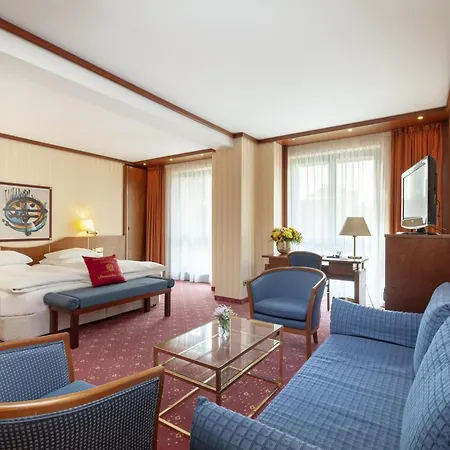 Best Western Premier Grand Hotel Russischer Hof-2