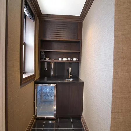 The Iroquois Times Square, A Small Luxury Hotel-3