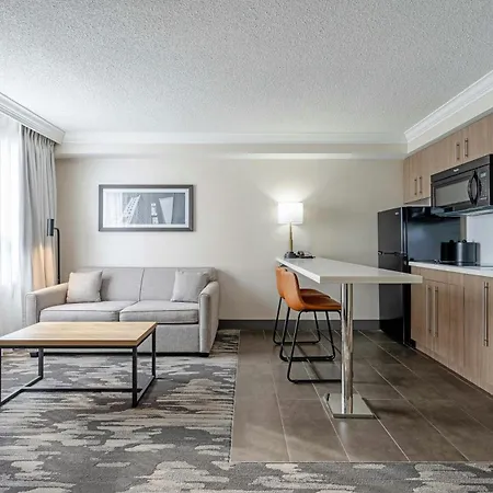 Sandman Signature Mississauga Hotel-2