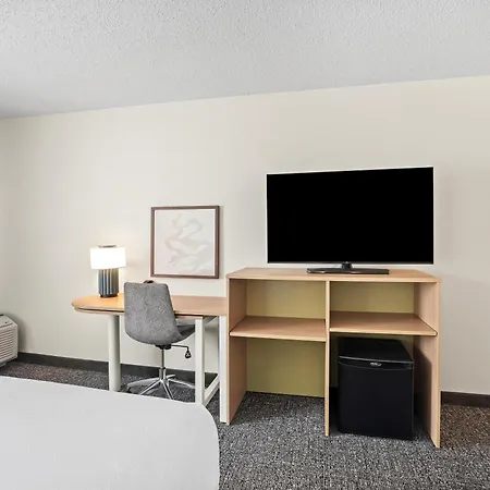 Spark By Hilton Bettendorf Quad Cities-2