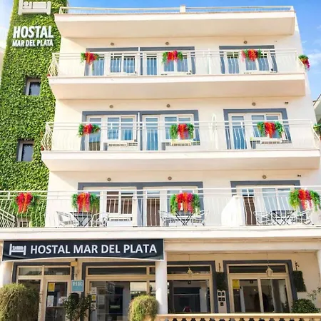 Hostal Mar Del Plata (Adults Only)-3