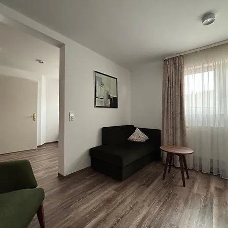 Hotel Krone Neuenburg-3