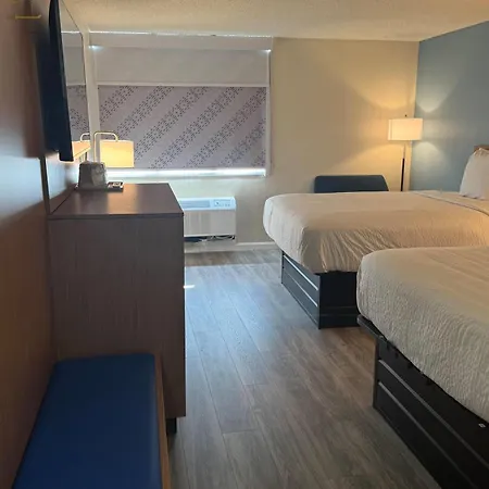 Days Inn & Suites By Wyndham Festus-2