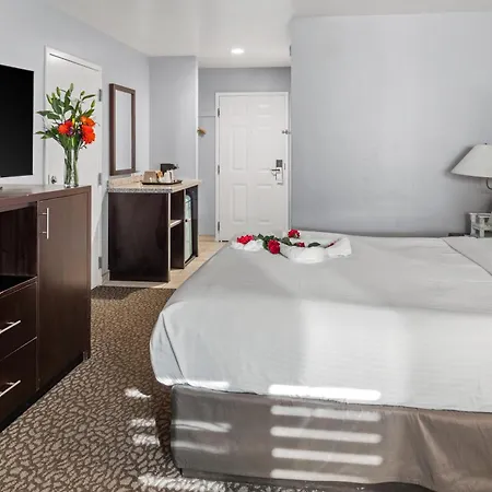 Morro Shores Inn And Suites-3