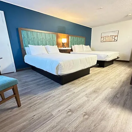Travelodge By Wyndham Amherst-3
