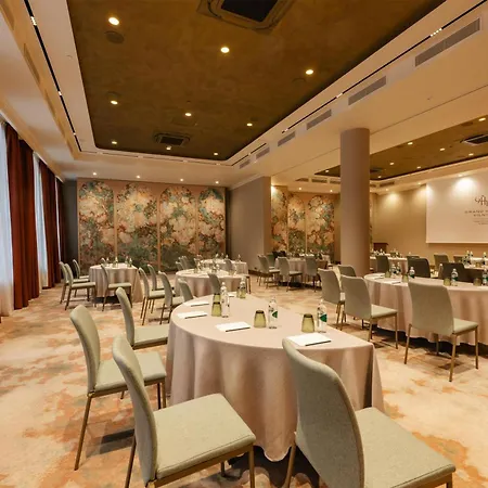 Grand Hotel Vilnius, Curio Collection By Hilton-3