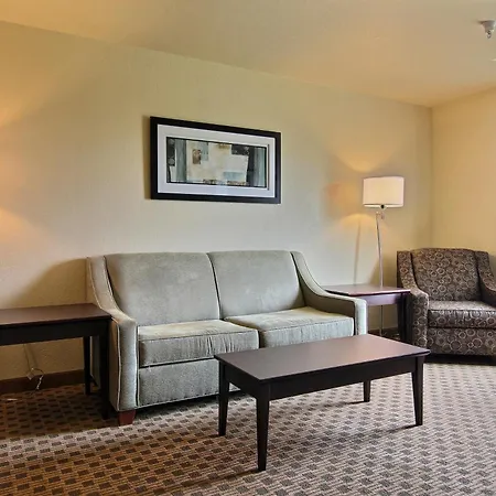 Cobblestone Inn & Suites - Harvey-3