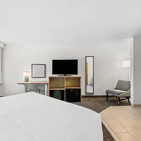 Spark By Hilton Cedar Falls-2