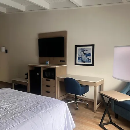 Days Inn & Suites By Wyndham Lexington-2