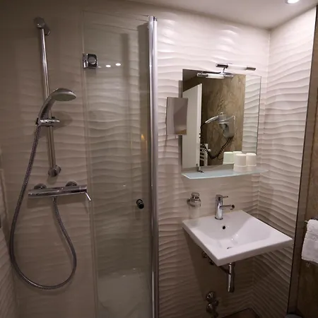 Hotel Vis A Vis-2