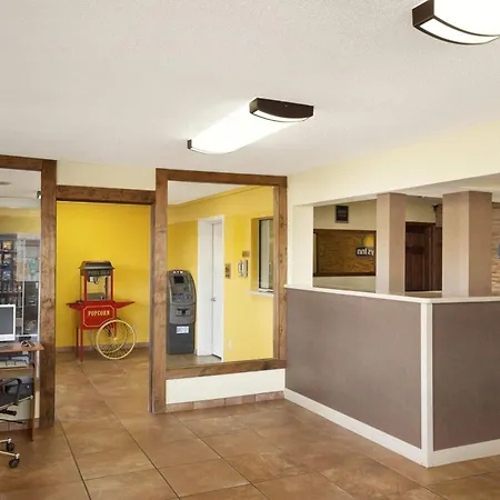 Days Inn By Wyndham Champaign/Urbana-2