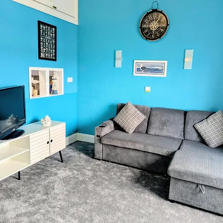 Commodore Guesthouse, Seaside Holiday Suites-3