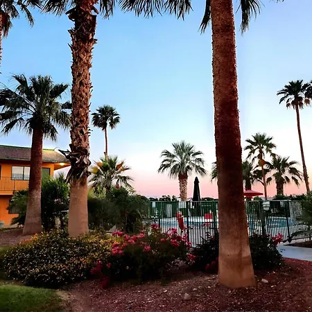 Econo Lodge Inn & Suites Yuma-2