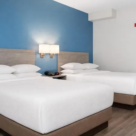 Signature Stay Inn & Suites - Downtown Hamilton-2