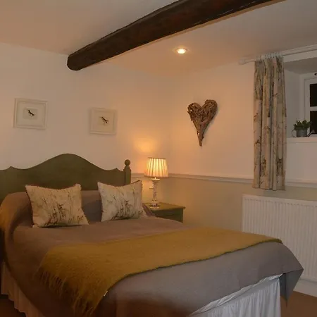 The Castle Arms Inn-2