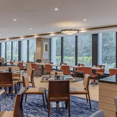 Hilton Geneva Hotel And Conference Centre-2