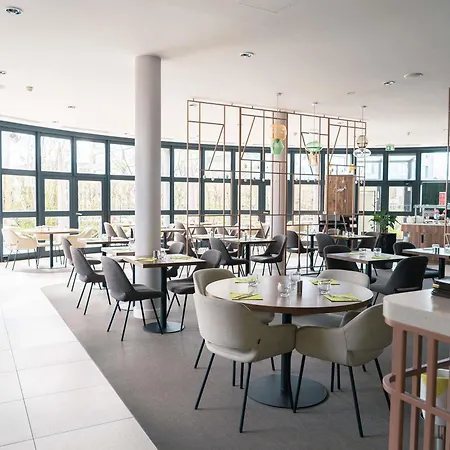 Ibis Luxembourg Airport-3