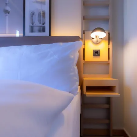 Hotel Bleibtreu Berlin By Golden Tulip-3