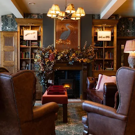 The Potters Heron - A Heartwood Inn-2
