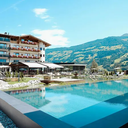 Sport- und Wellnesshotel Held 4 Sterne Superior-3