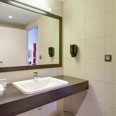 Brit Hotel Golfhotel Saint Samson-3